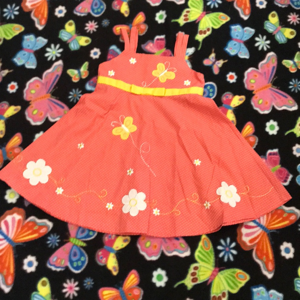 Summer Dress < - Picture 1 of 3